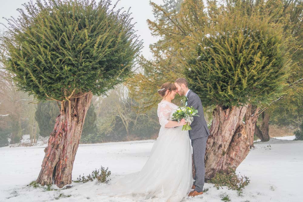 snowy winter wedding photos